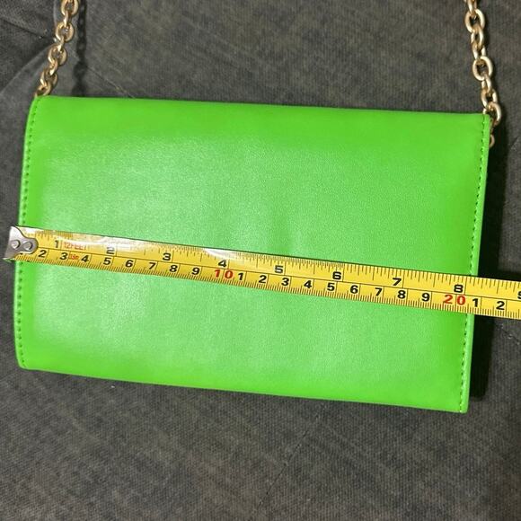 The Sasha By Bajeyah Eaddy, “The Sasha Clutch”
brand new W\O tags & Box in Green - Picture 6 of 8